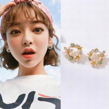 Load image into Gallery viewer, Korean New Colorful Rhinestone Wreath Stud Earrings For Women Sweet Flower Shell Small Cirlce Brincos Gift
