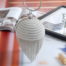 Load image into Gallery viewer, Diamond Tassel Pearl Beaded Clutch Bags Women Handbag Luxury Full Pearl Wedding Party Bags
